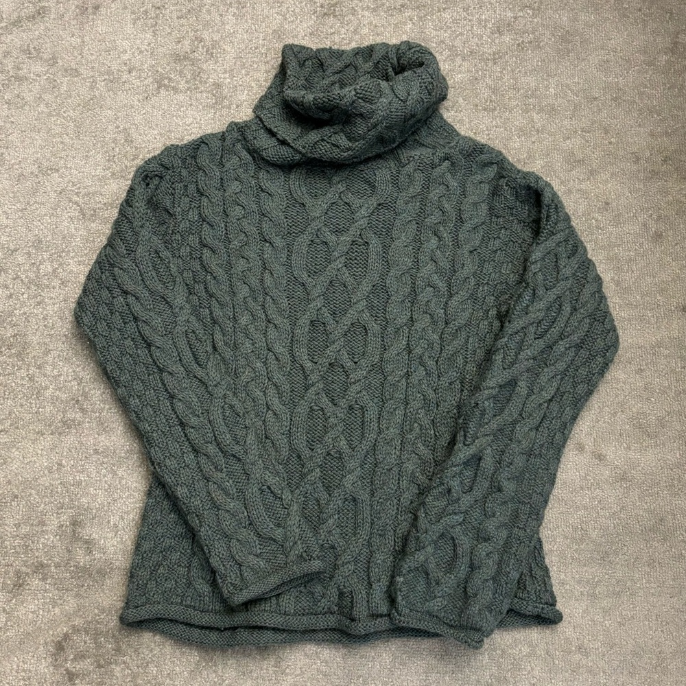 Inis Crafts 100% Merino Wool Cableknit Long Sleeve Sweater